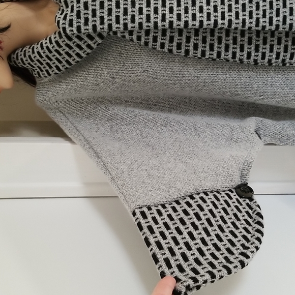 Sweater poncho jacket with scarf - Picture 3 of 10